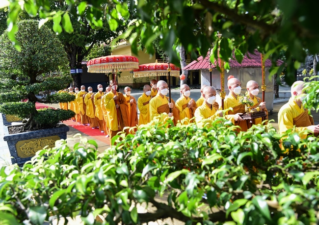 Lễ truyền giới Sa di Phương Trượng